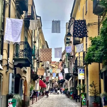 Alibi Bed And Beer 이브레아